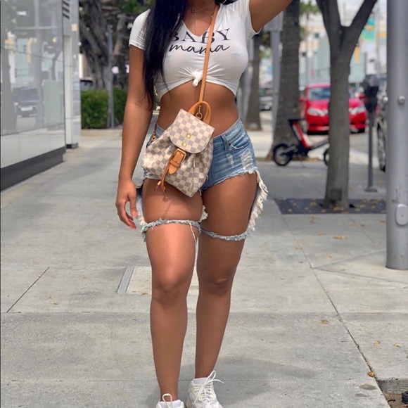 Fashion nova distressed Bermuda shorts size M - Picture 16 of 16